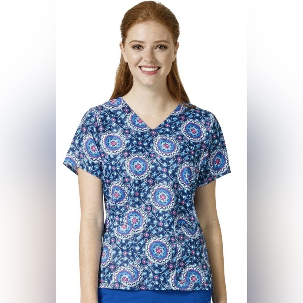 vera bradley halo laos lily blue print scrub top Front Pocket Logo Charm Sz S